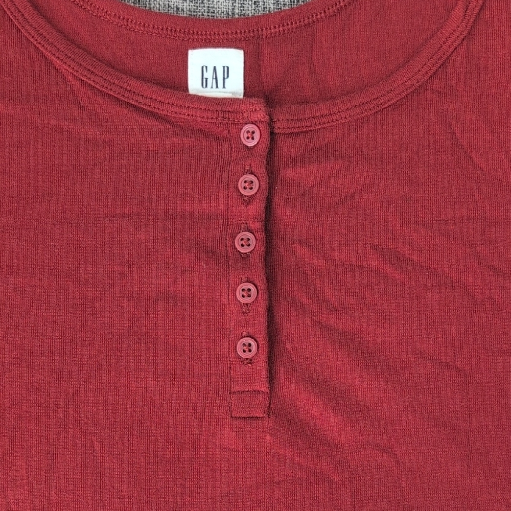 GAP Maroon Buttoned Tank Top - Picture 2 of 4